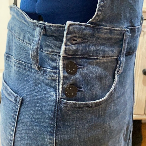 Guess overall skirt - Picture 3 of 5